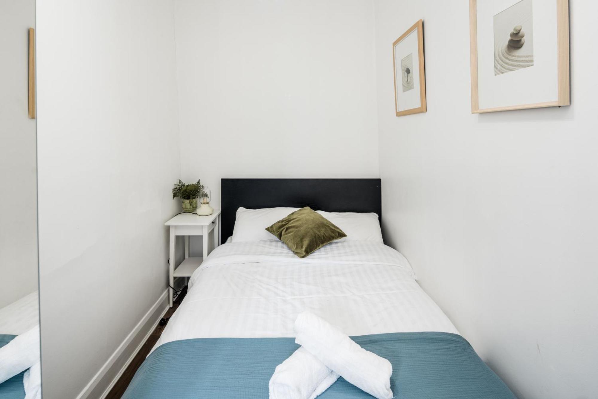 Cosy 1 Bedroom Home In Fitzrovia Лондон Екстериор снимка