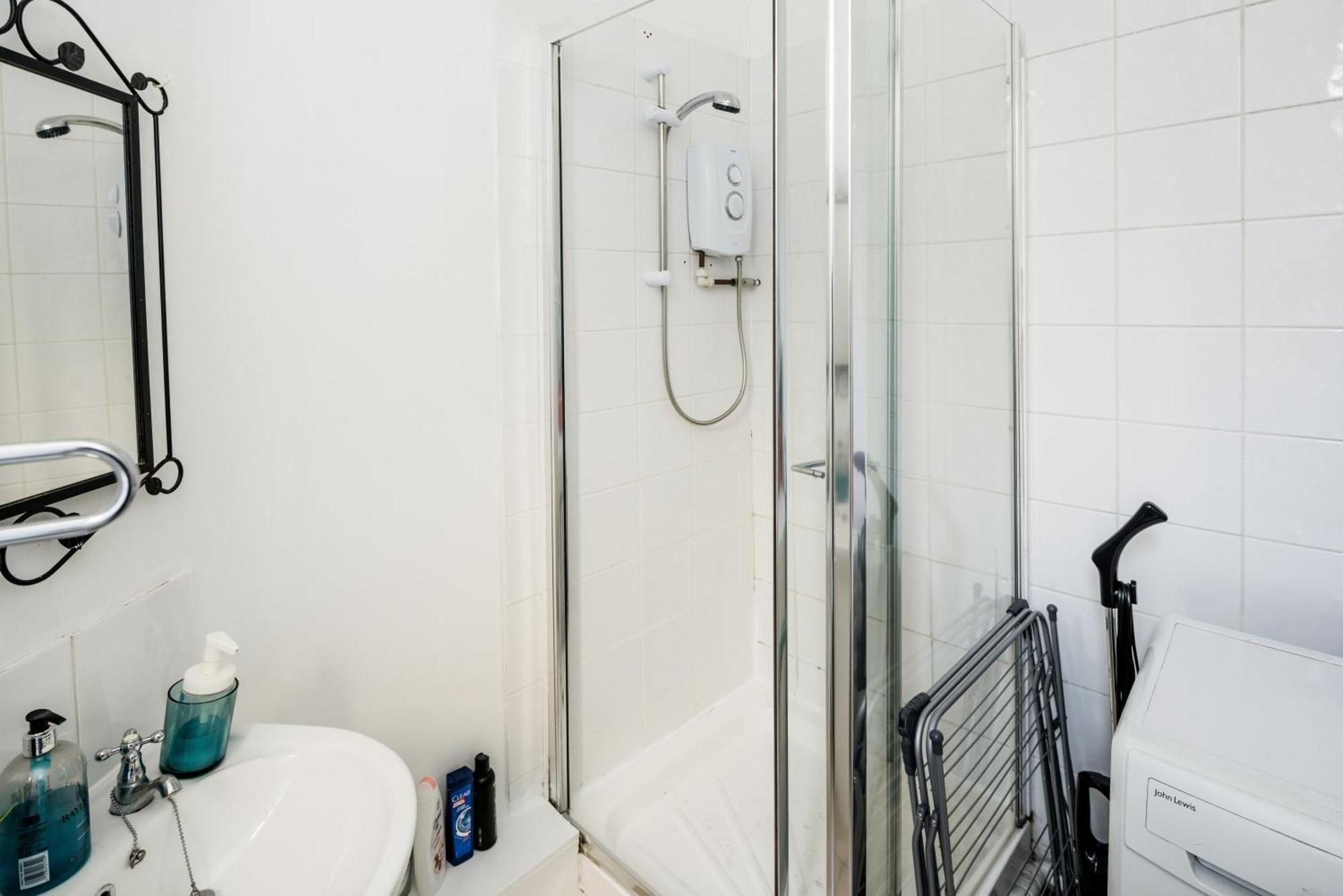 Cosy 1 Bedroom Home In Fitzrovia Лондон Екстериор снимка