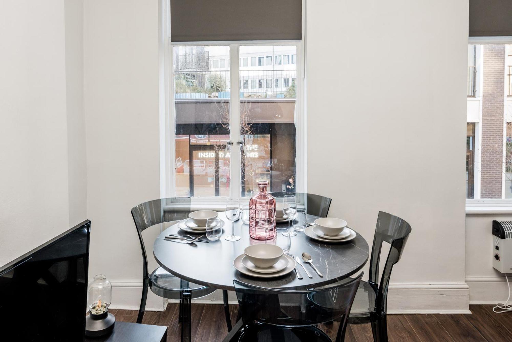 Cosy 1 Bedroom Home In Fitzrovia Лондон Екстериор снимка